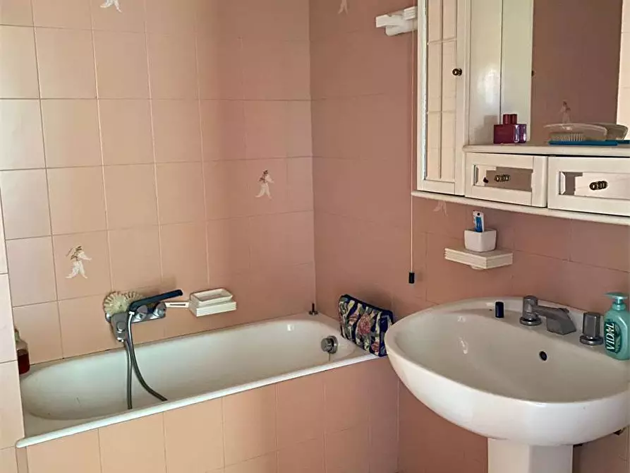 Immagine 11 di Appartamento in vendita  in VIA GOETHE a Casarano