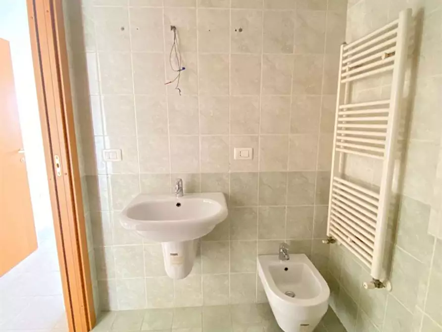 Immagine 39 di Appartamento in vendita  in via spagna a Casarano