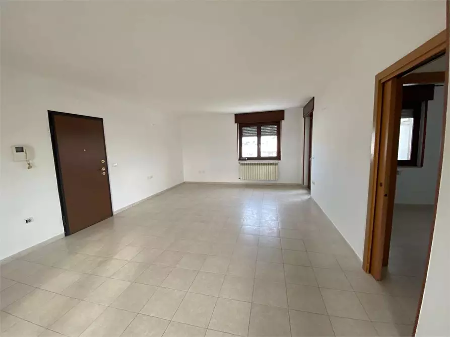 Immagine 43 di Appartamento in vendita  in via spagna a Casarano