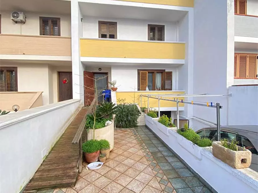 Immagine 1 di Casa indipendente in vendita  a Casarano