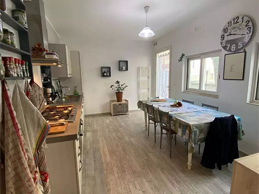 Immagine 10 di Casa indipendente in vendita  a Casarano