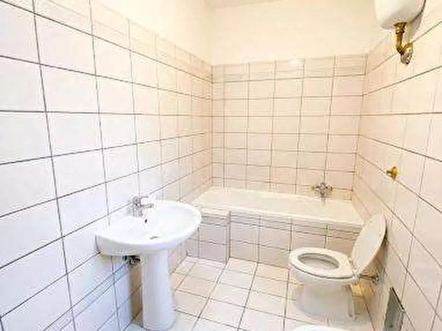 Immagine 22 di Casa indipendente in vendita  a Casarano