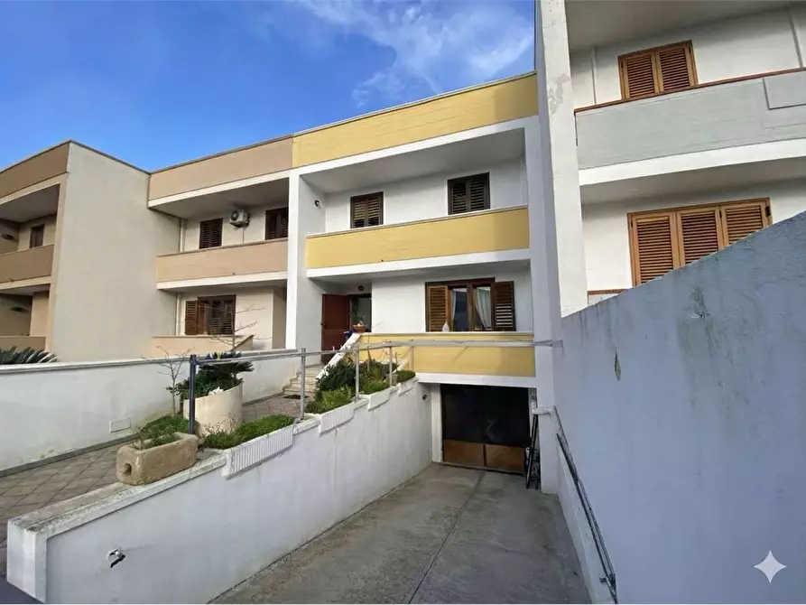 Immagine 1 di Casa indipendente in vendita  a Casarano