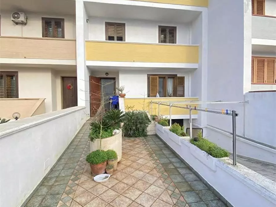 Immagine 2 di Casa indipendente in vendita  a Casarano