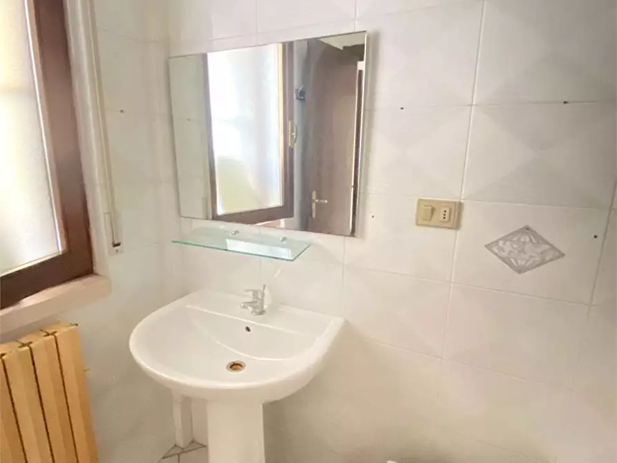 Immagine 21 di Appartamento in vendita  in Via ombrone a Casarano