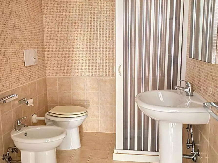 Immagine 12 di Appartamento in affitto  in via Mazzini  55 a Casarano