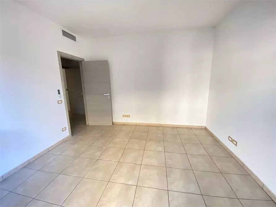 Immagine 13 di Appartamento in affitto  in via Mazzini  55 a Casarano