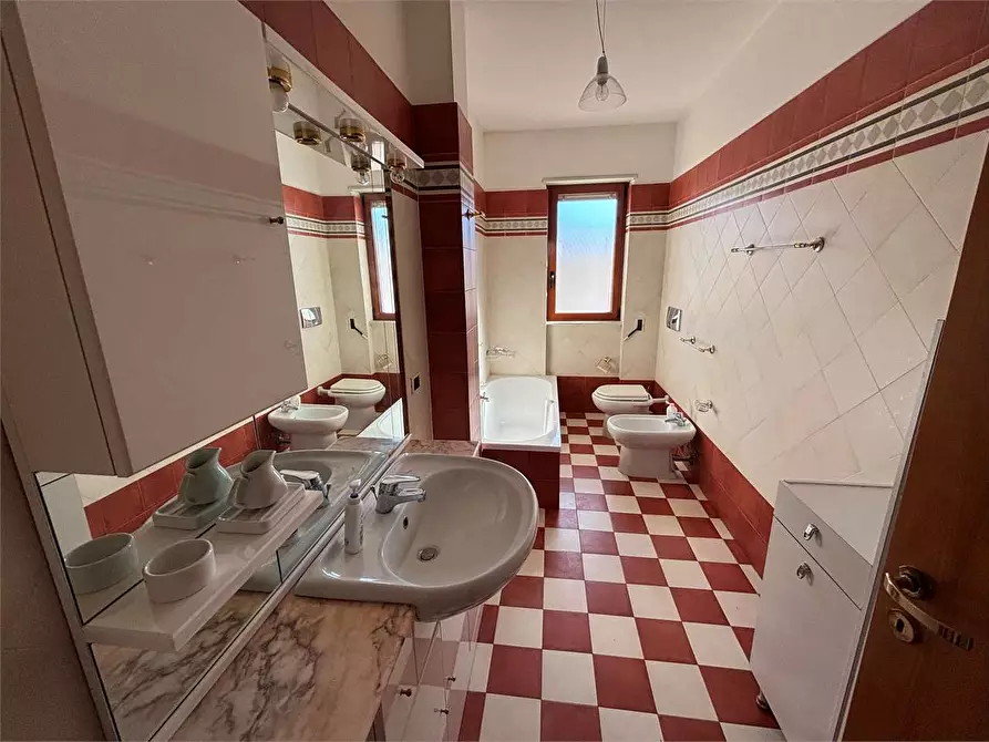 Immagine 7 di Appartamento in vendita  in via ubaldo d'astore a Casarano