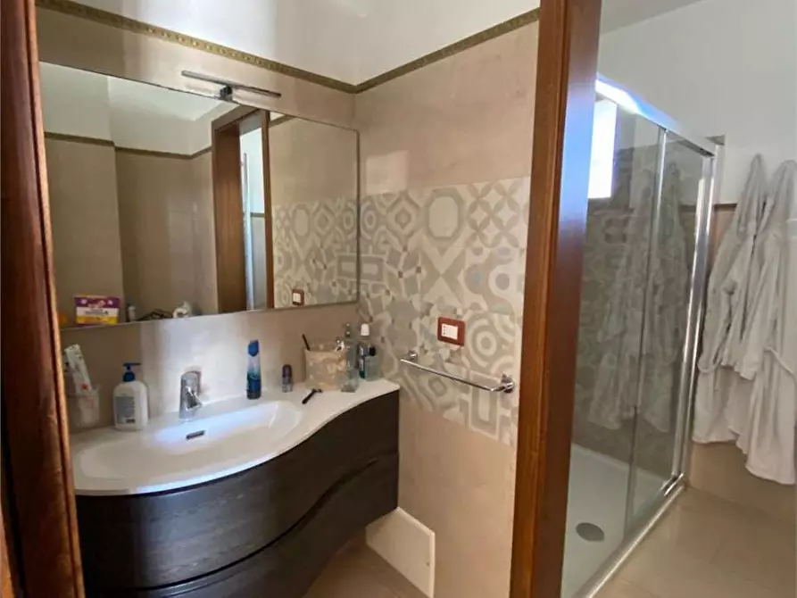 Immagine 9 di Villa in vendita  a Casarano