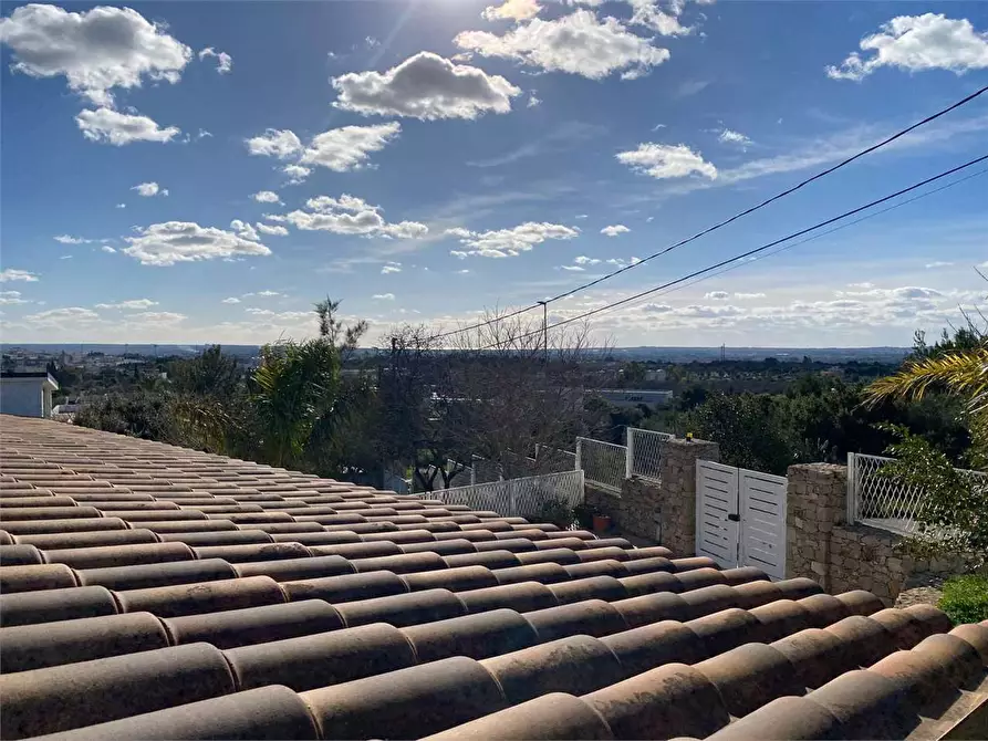 Immagine 3 di Villa in vendita  a Casarano