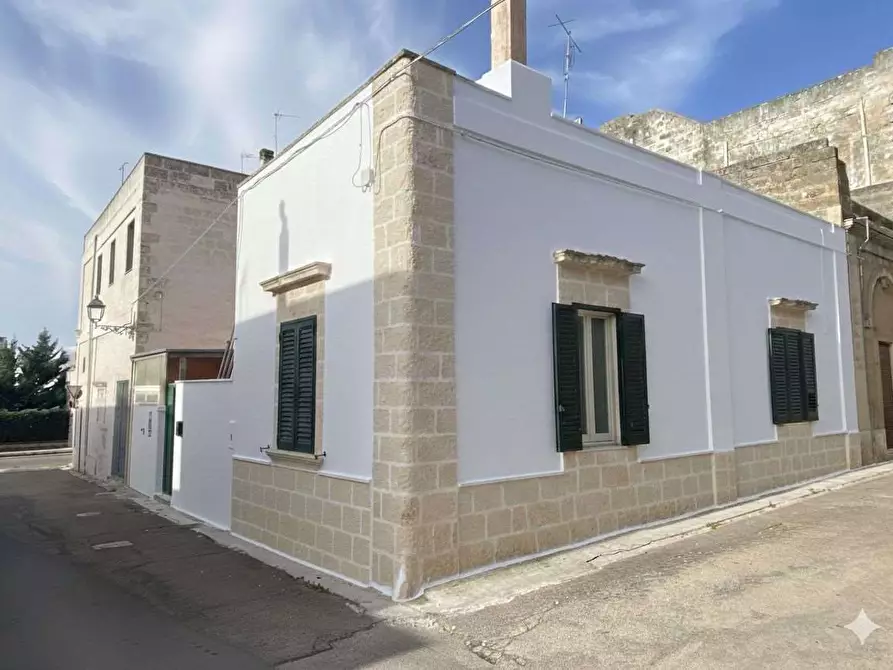 Immagine 2 di Casa indipendente in vendita  a Casarano