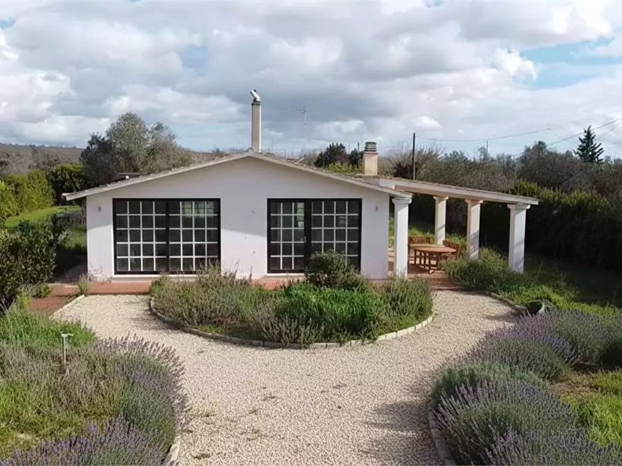 Immagine 1 di Villa in vendita  in sp 72 a Casarano