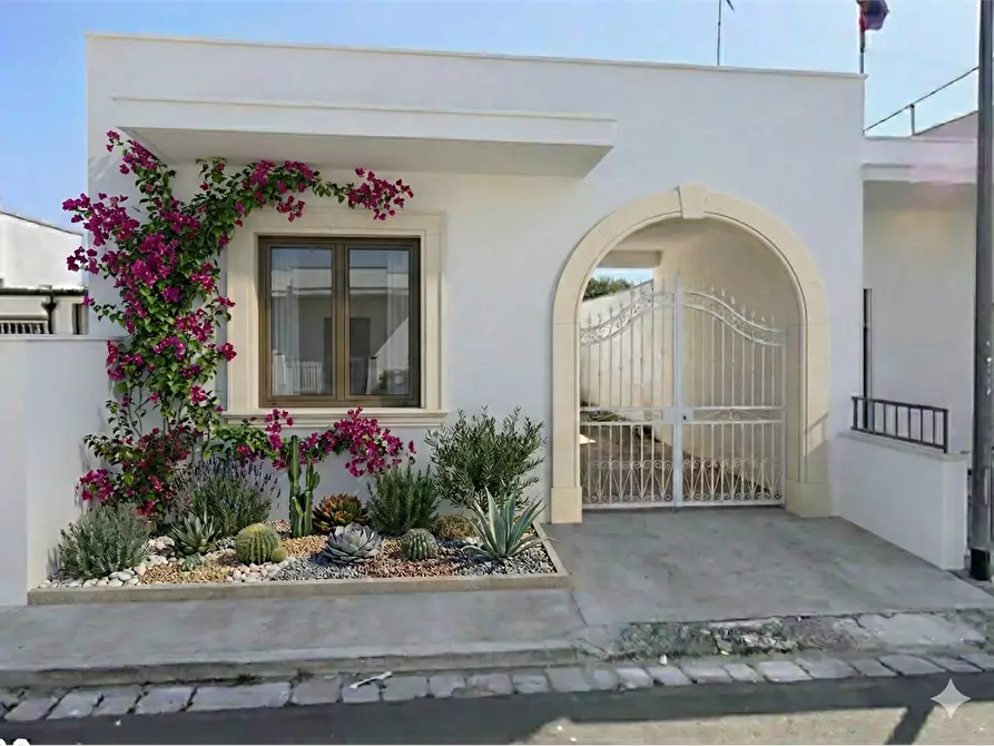 Immagine 1 di Casa indipendente in vendita  in Via messina a Casarano