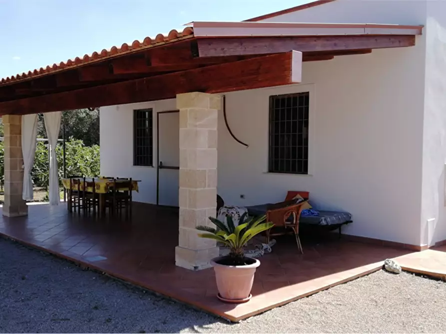 Immagine 2 di Villa in vendita  in Contrada pezzo grande a Casarano