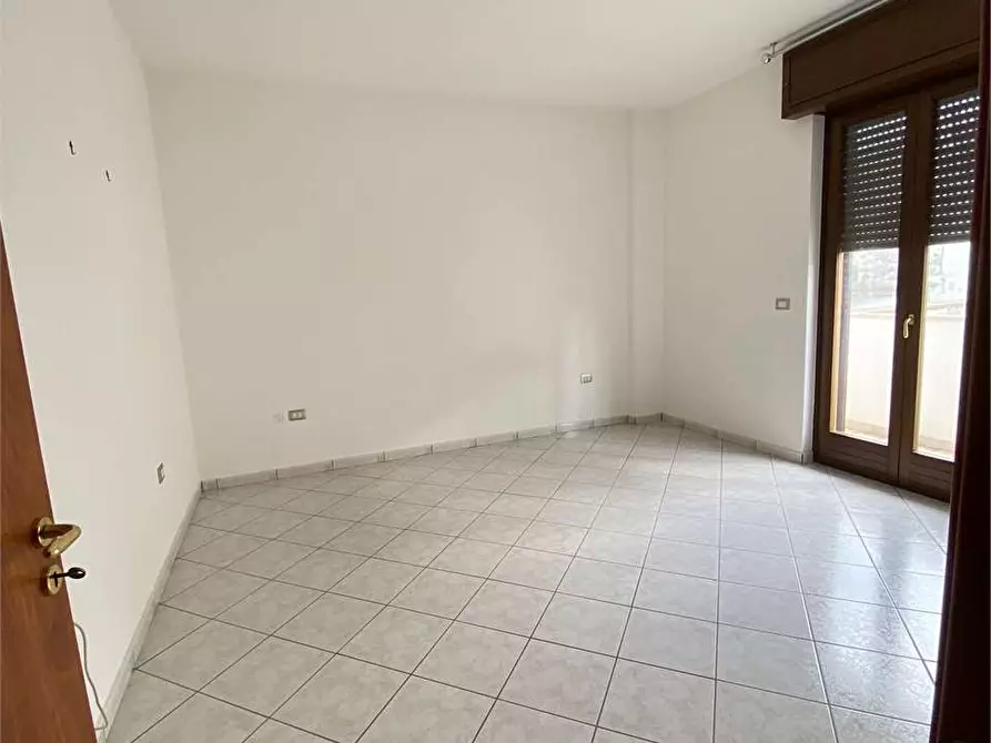 Immagine 3 di Appartamento in vendita  in via mazzini a Casarano
