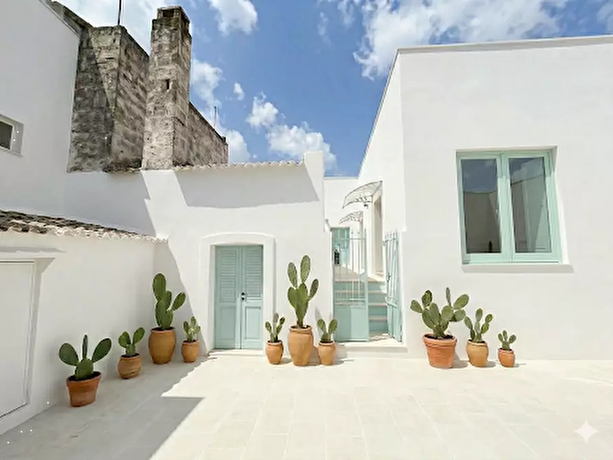 Immagine 1 di Casa indipendente in vendita  in via nino bixio 13 a Botrugno