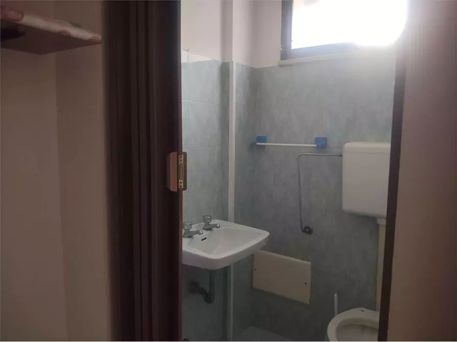 Immagine 8 di Appartamento in vendita  in via volta a Casarano