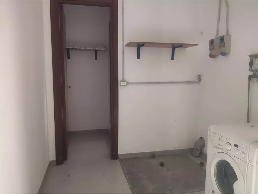 Immagine 9 di Appartamento in vendita  in via volta a Casarano