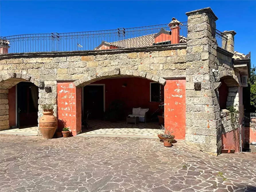 Immagine 4 di Villa in vendita  in via don sturzo a Casarano