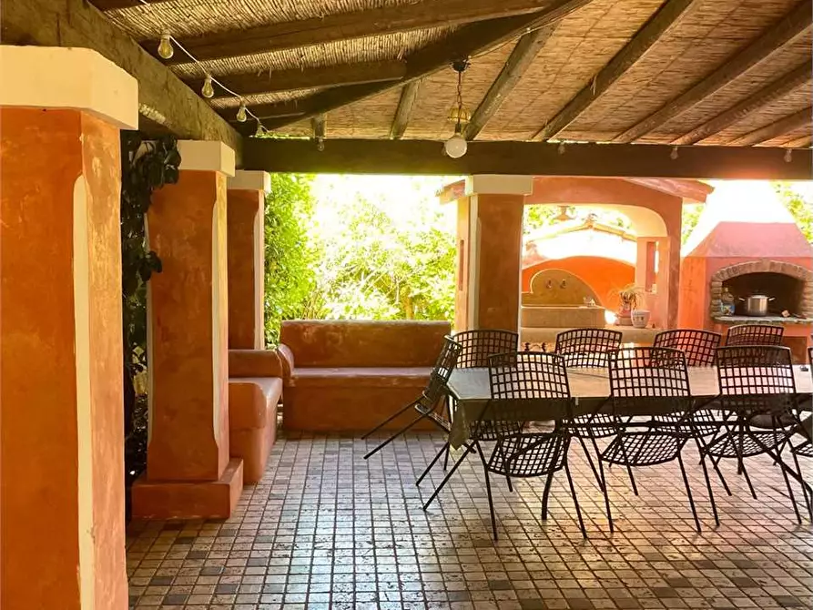 Immagine 13 di Villa in vendita  in via don sturzo a Casarano