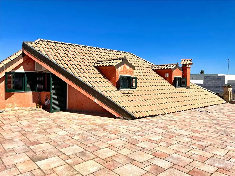 Immagine 22 di Villa in vendita  in via don sturzo a Casarano