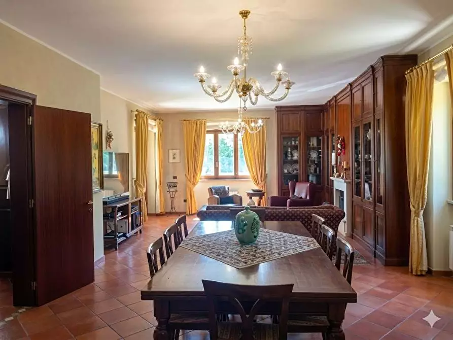 Immagine 18 di Villa in vendita  in via don sturzo a Casarano