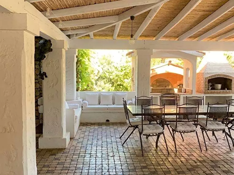 Immagine 14 di Villa in vendita  in via don sturzo a Casarano