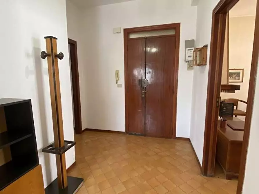 Immagine 11 di Appartamento in vendita  in DOGLIOTTI  19 a Casarano