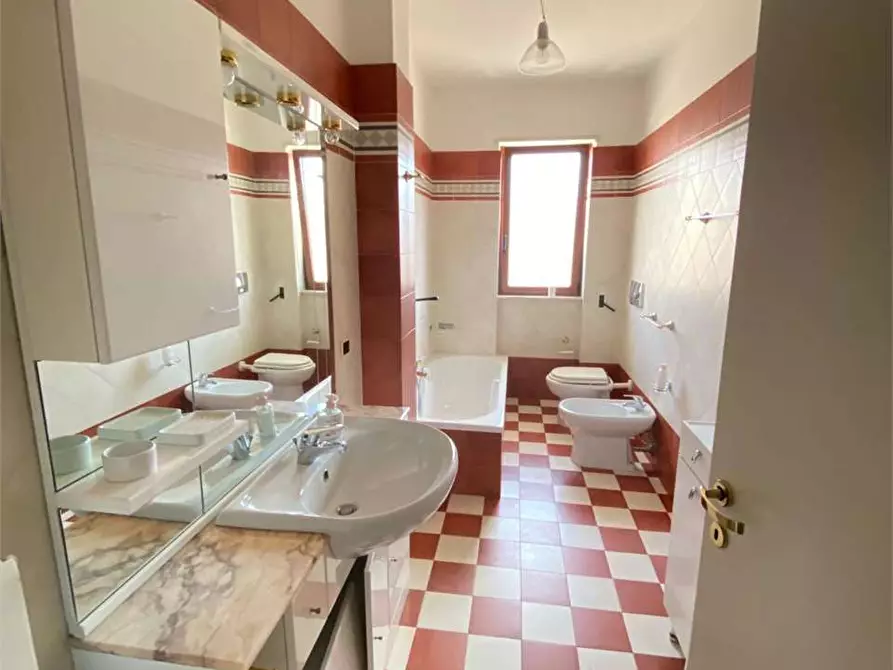 Immagine 11 di Appartamento in vendita  in via ubaldo d'astore a Casarano
