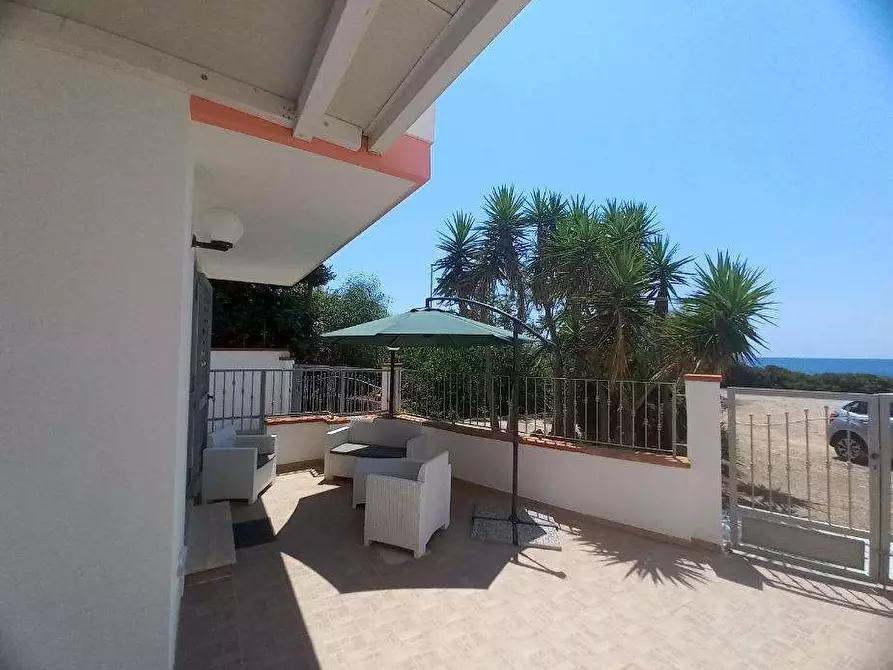 Immagine 4 di Villa in vendita  in corso annibale a Ugento