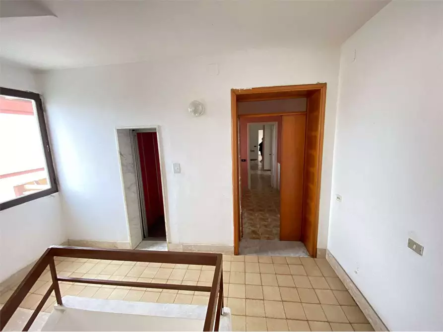 Immagine 1 di Appartamento in vendita  in via bari a Casarano