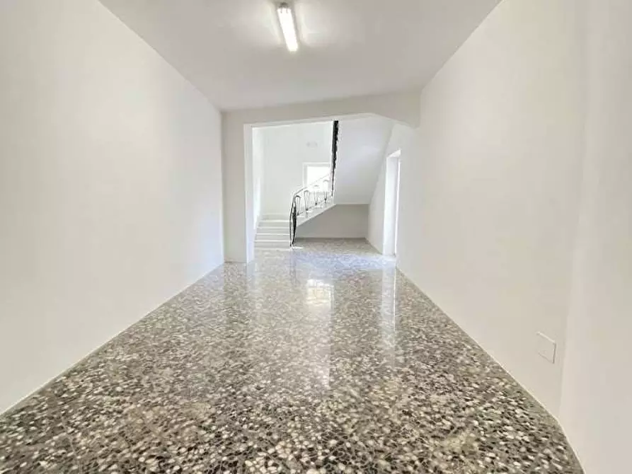 Immagine 2 di Appartamento in vendita  in via giordano bruno a Casarano