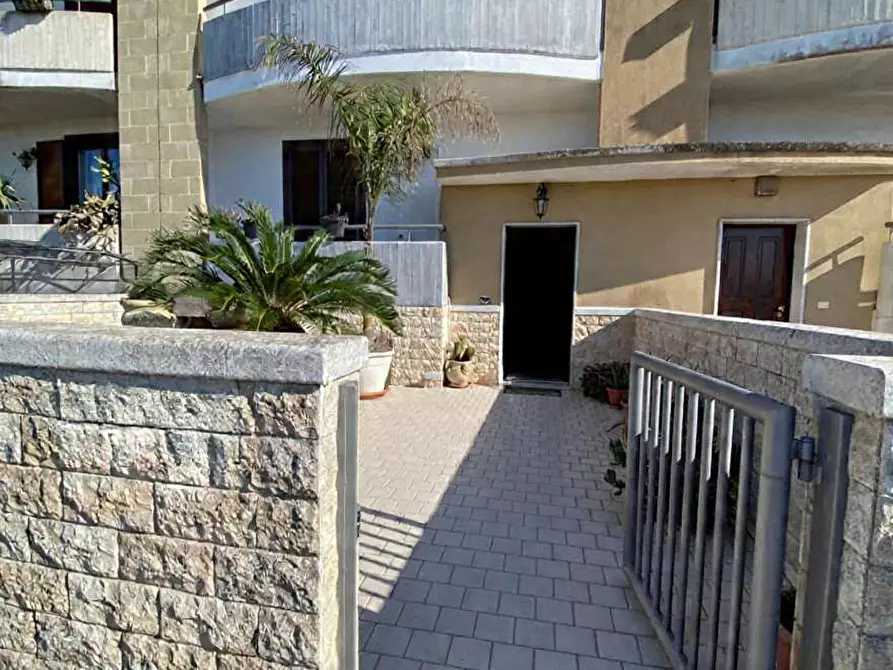 Immagine 1 di Villetta a schiera in vendita  a Casarano