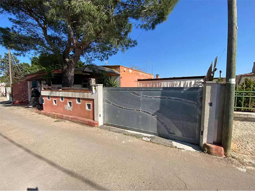 Immagine 1 di Villa in vendita  a Casarano