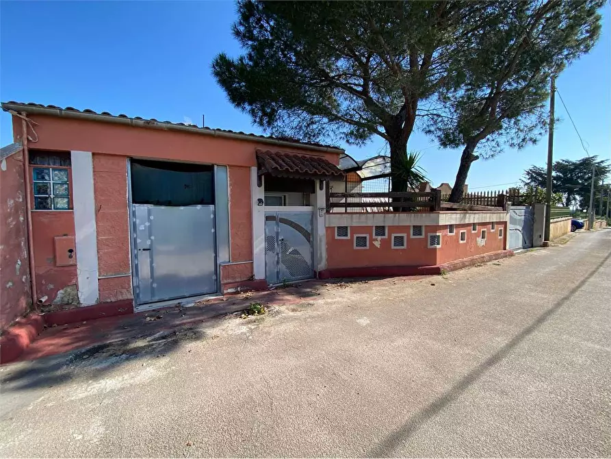 Immagine 3 di Villa in vendita  a Casarano