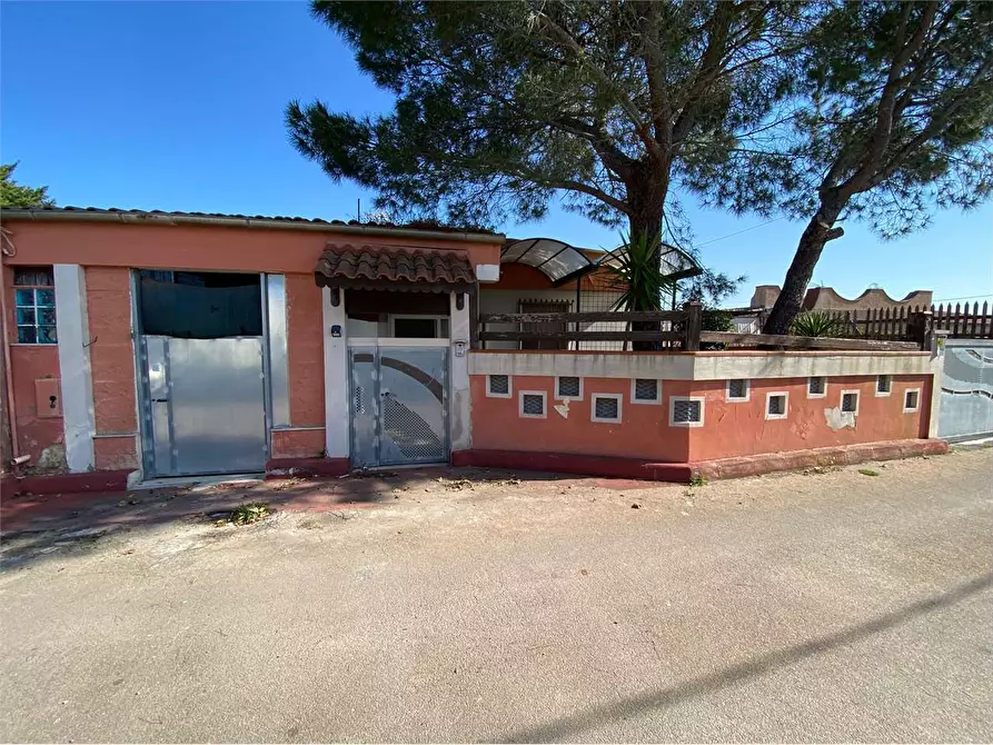 Immagine 5 di Villa in vendita  a Casarano