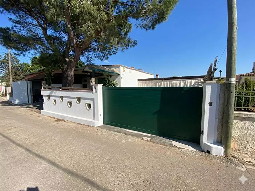 Immagine 2 di Villa in vendita  a Casarano
