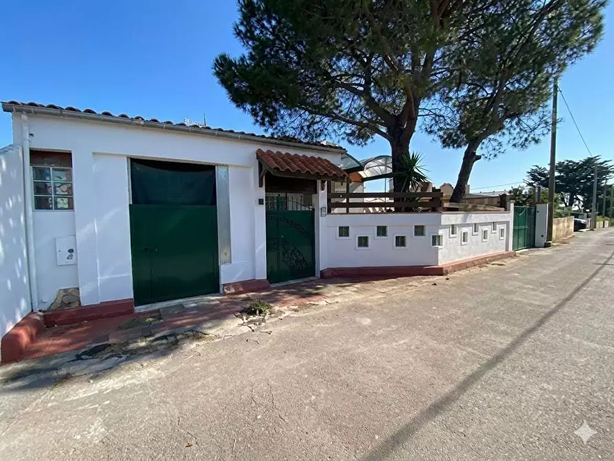 Immagine 4 di Villa in vendita  a Casarano
