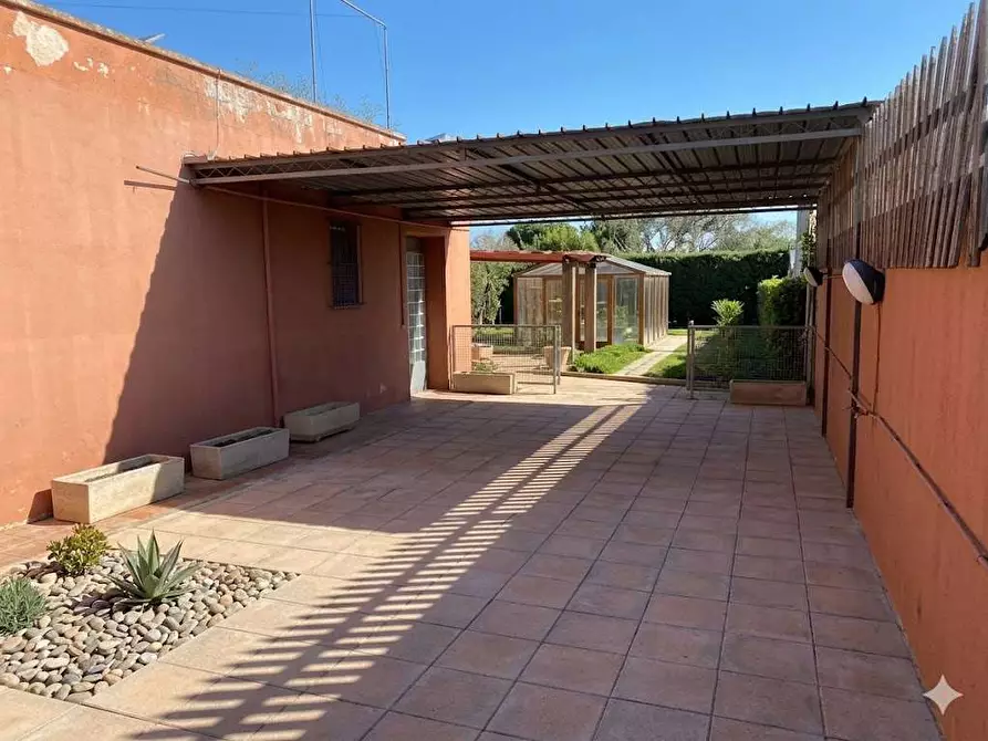 Immagine 8 di Villa in vendita  a Casarano