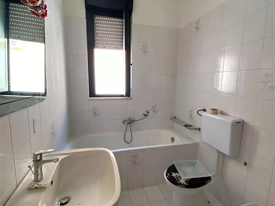 Immagine 7 di Appartamento in vendita  a Casarano