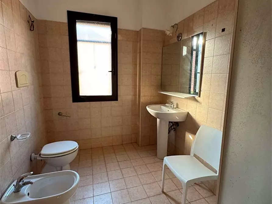 Immagine 11 di Appartamento in vendita  a Casarano