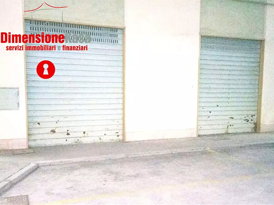 Immagine 10 di Magazzino in vendita  in viale Crispi a Cimitile