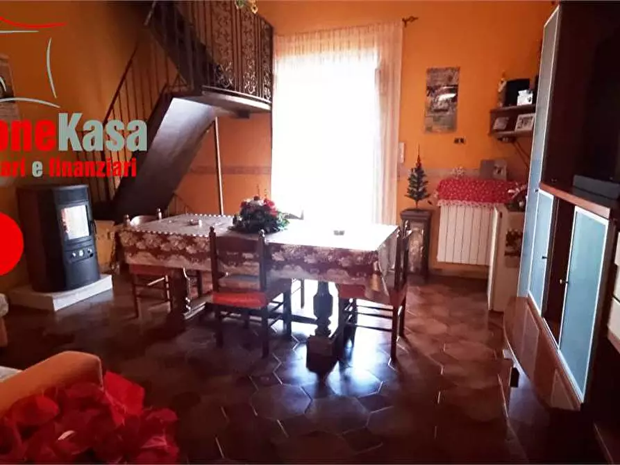 Immagine 2 di Porzione di casa in vendita  in via polvica a Nola