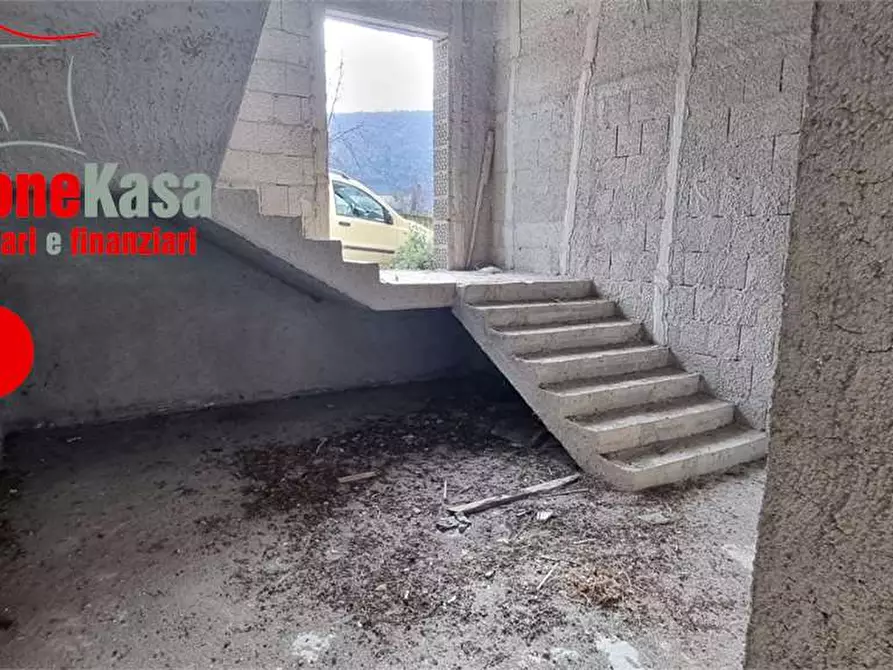 Immagine 3 di Stabile in vendita  a San Felice A Cancello