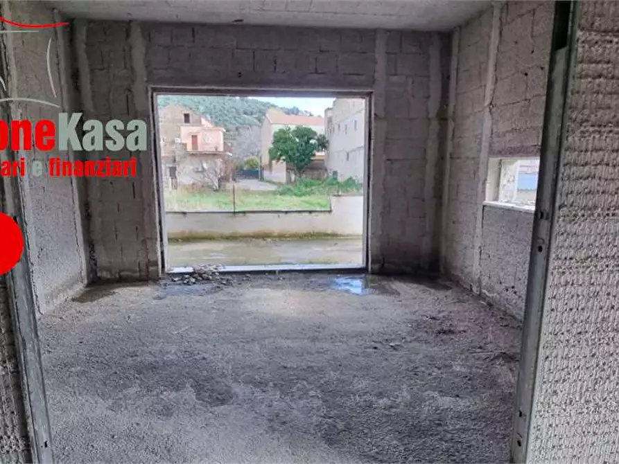 Immagine 8 di Stabile in vendita  a San Felice A Cancello