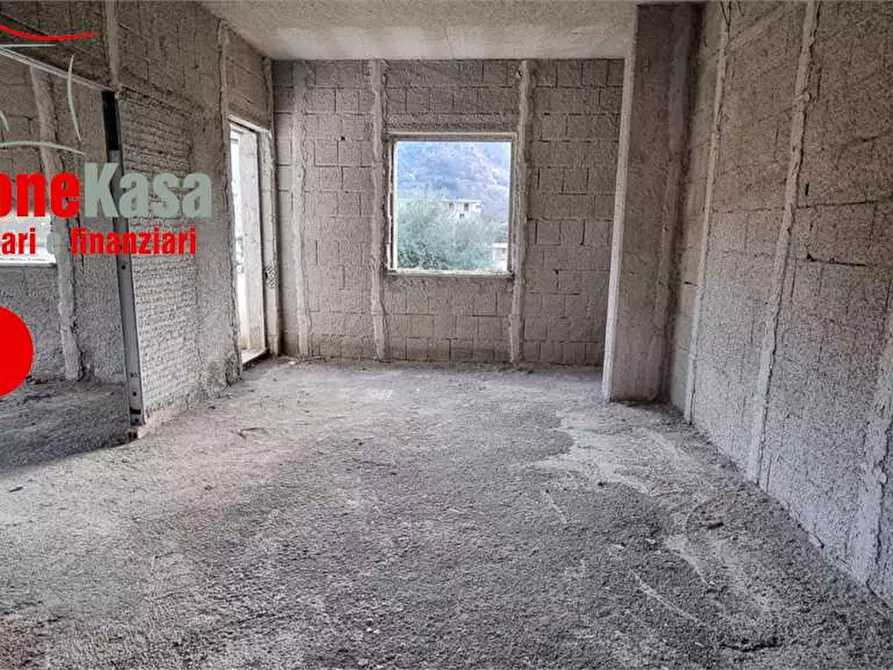 Immagine 9 di Stabile in vendita  a San Felice A Cancello