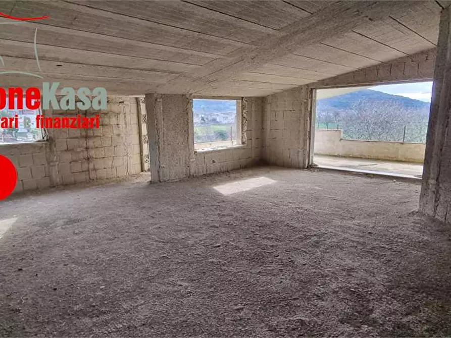 Immagine 10 di Stabile in vendita  a San Felice A Cancello