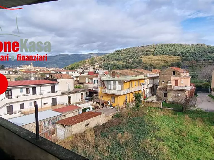 Immagine 13 di Stabile in vendita  a San Felice A Cancello