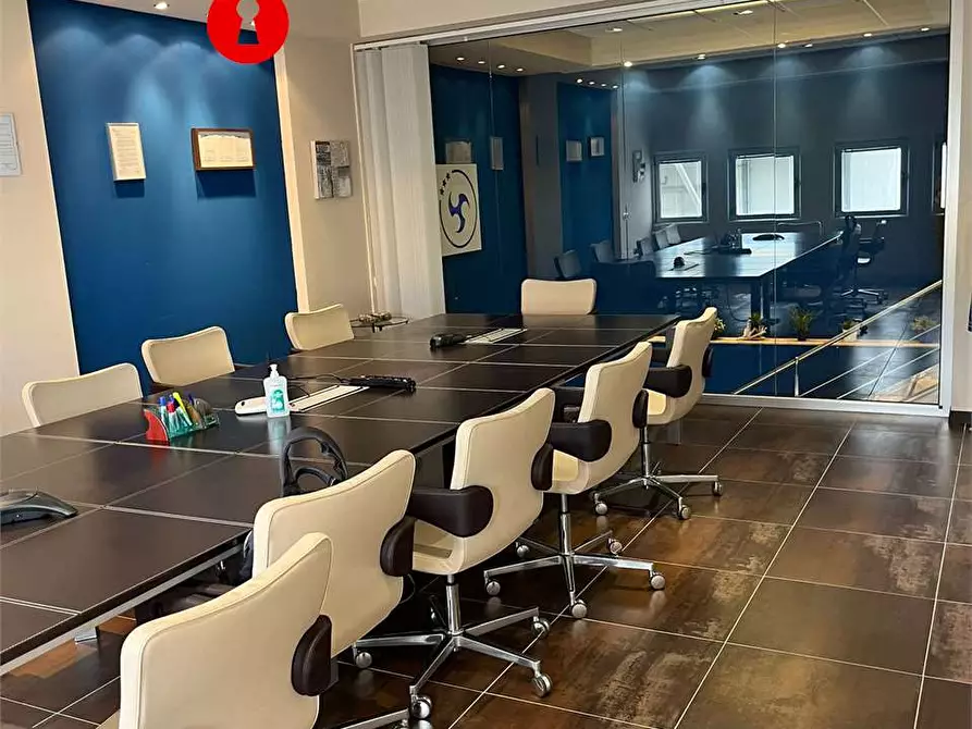 Immagine 1 di Ufficio in affitto  in zona asi a Nola