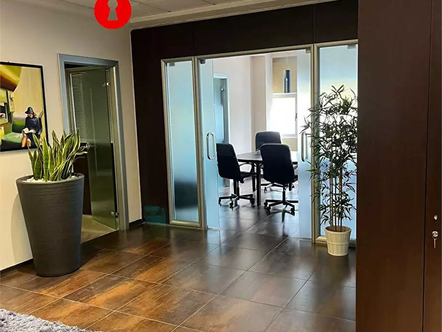 Immagine 3 di Ufficio in affitto  in zona asi a Nola